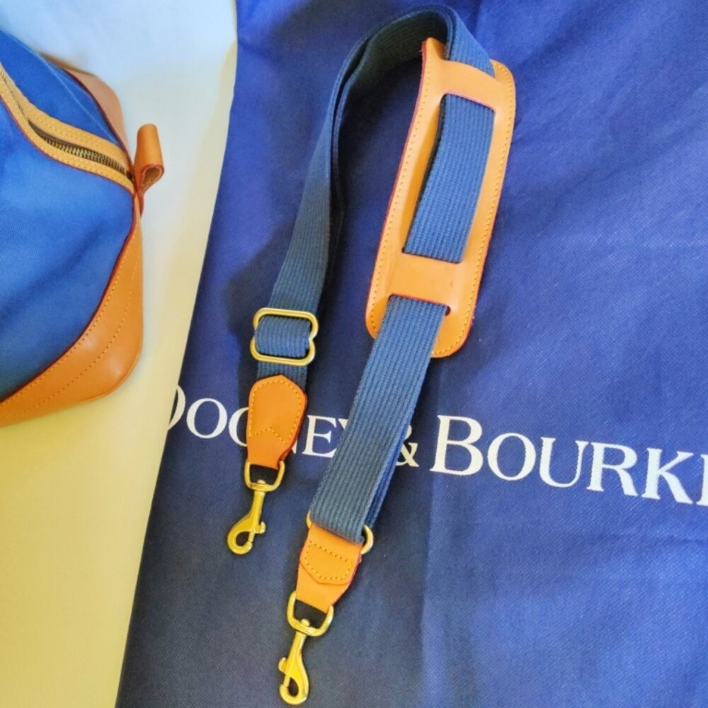 Dooney & Bourke Vintage Lg Cabriolet Zip Around Canvas/Leather Travel Bag - Blue - Picture 3 of 16